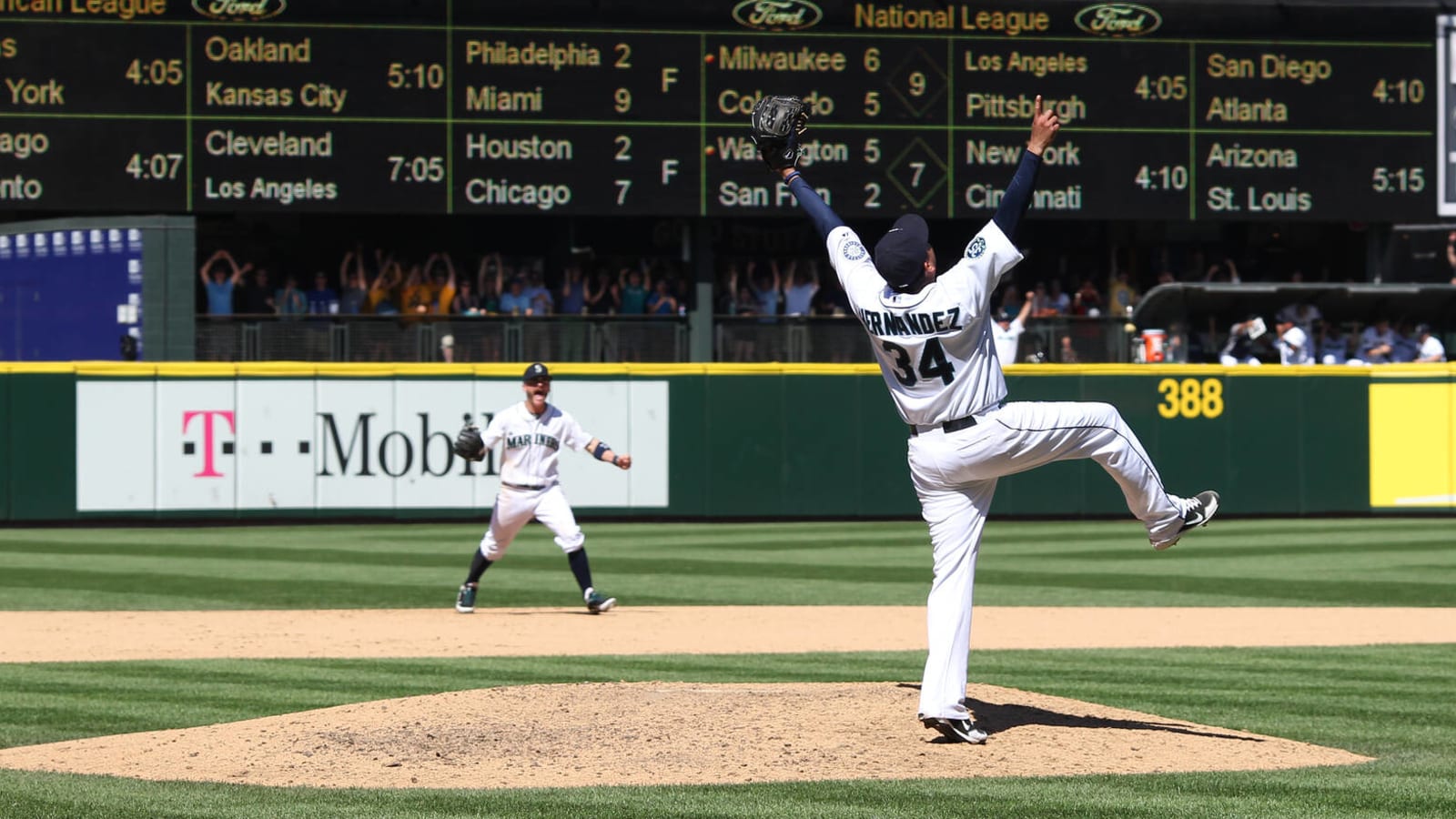 Who are the 24 MLB pitchers who have thrown a perfect game?