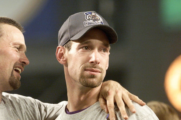 Arizona Diamondbacks: Luis Gonzalez’ World Series Walk-off, 2001